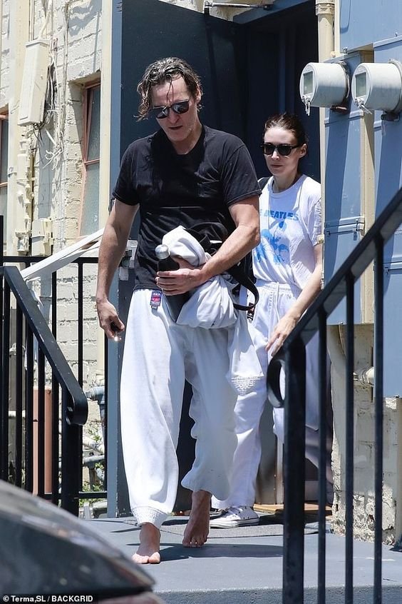 Rooney Mara and Joaquin Phoenix step out for martial arts class in Los Angeles | Daily Mail Online