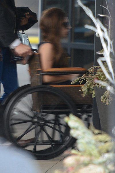 Леди Гага в коляске Louis Vuitton