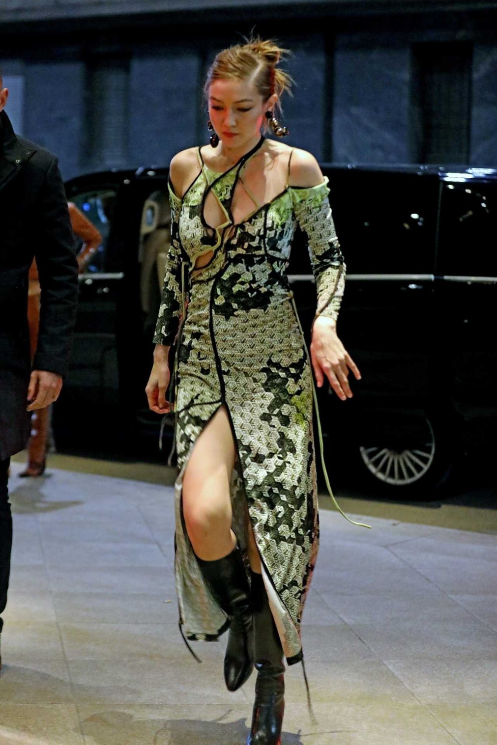 Gigi Hadid 2020 : Gigi Hadid – Heading to the Versace after party during 2020 Milan Fashion Week in Milan-03