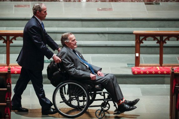 Джордж Буш-младший и Джордж Буш-старший