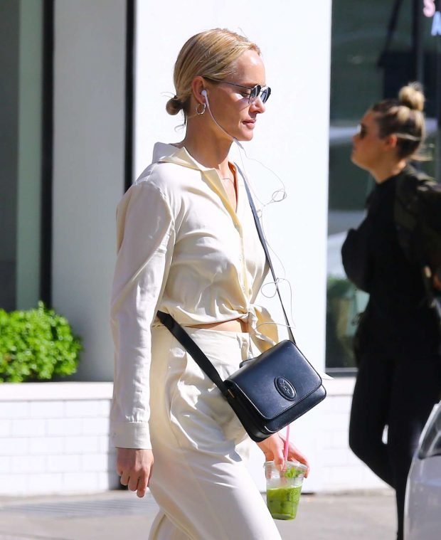 Amber Valletta: Out in Soho -01