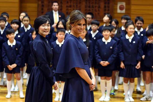 Акиэ Абэ и Мелания Трамп в школе 