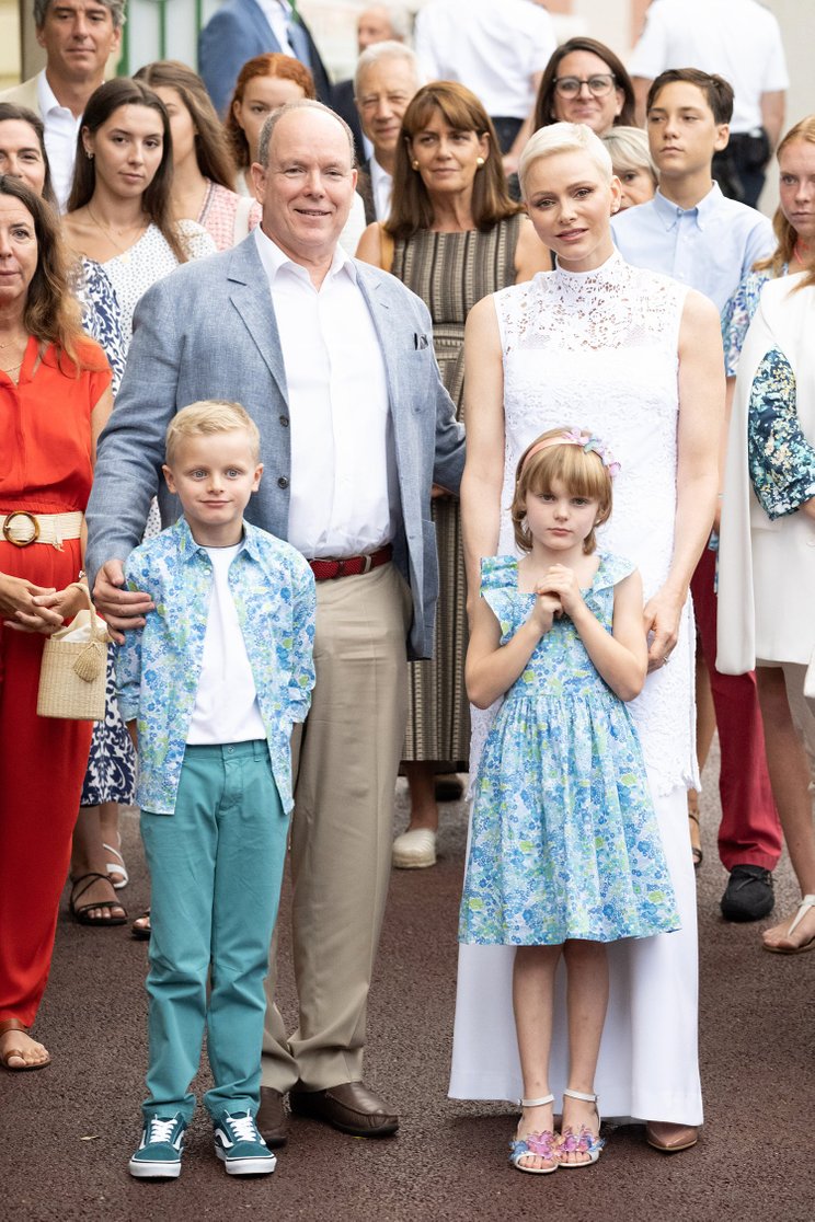 Князь Альбер и княгиня Шарлен с детьми Жаком и Габриэллой
