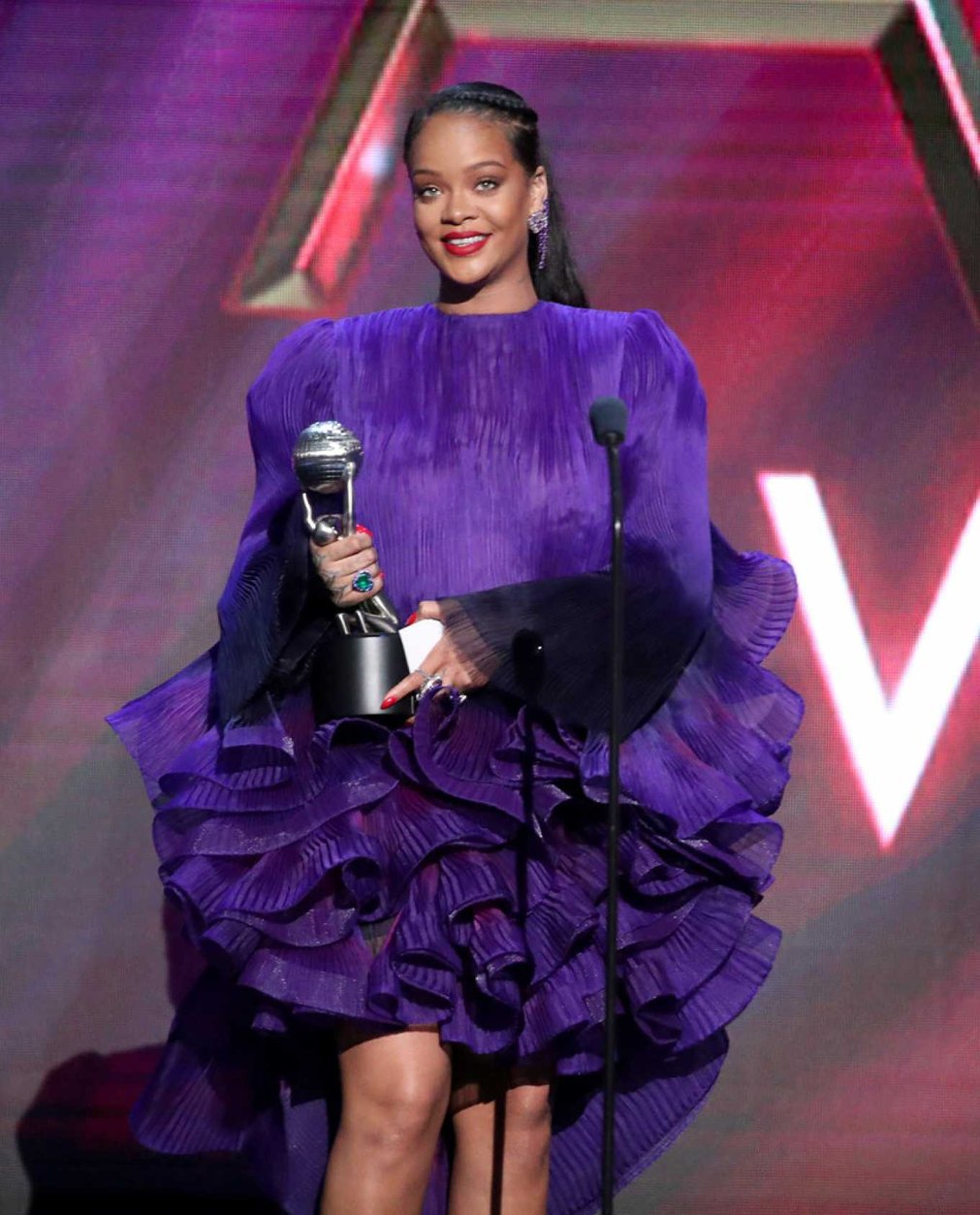 Rihanna 2020 : Rihanna – 2020 NAACP Image Awards in Pasadena-03