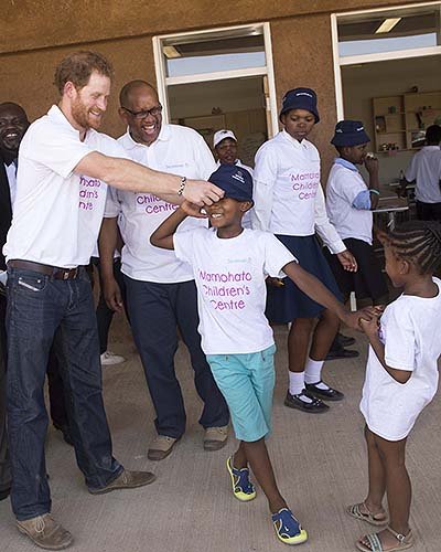 Принц Гарри на открытии детского центра Mamohato