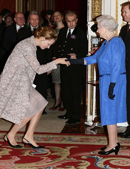 Ума Турман и королева Елизавета II, 2014 год