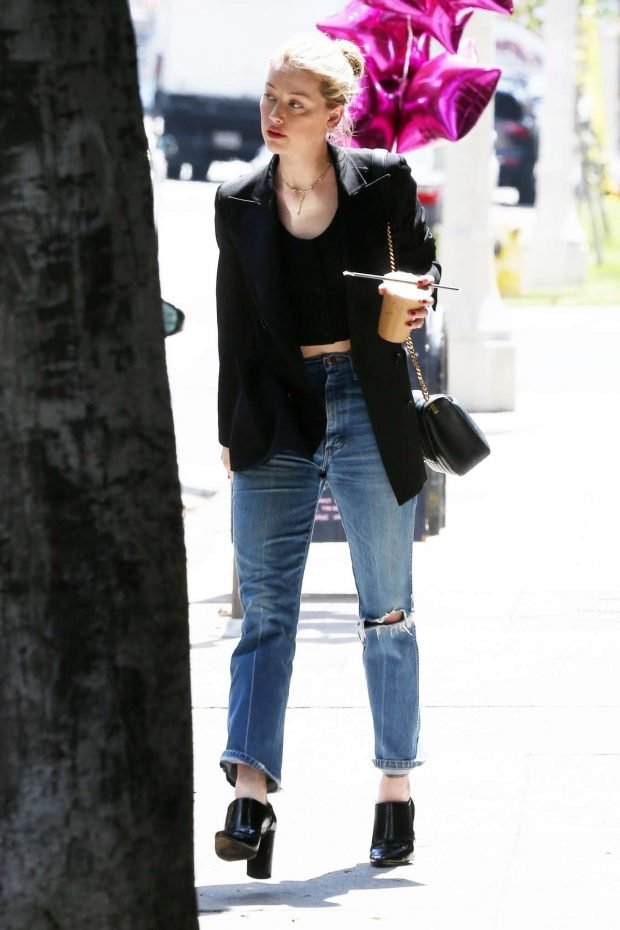 Amber Heard in Ripped Jeans -12