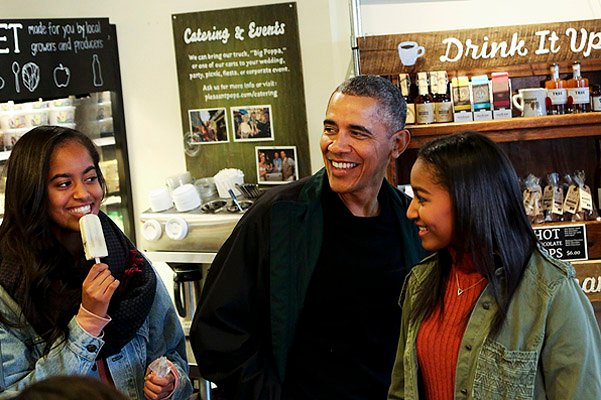 Саша, Барак и Малия Обама