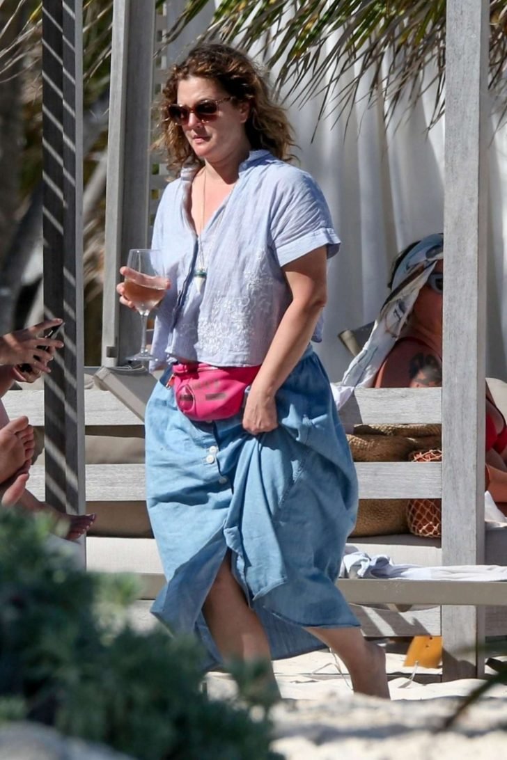 Drew Barrymore on vacation in Tulum -01