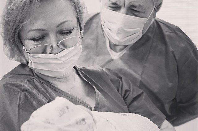 Родители Иды Галич с новорожденным внуком