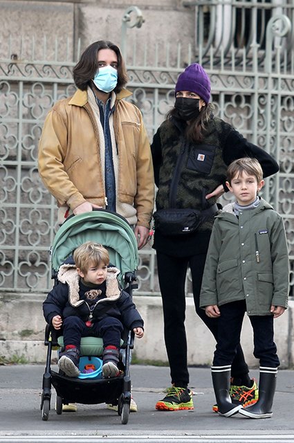 Димитрий Рассам и Шарлотта Казираги с детьми