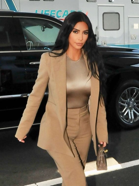 Kim Kardashian - Arriving at the White House in Washington