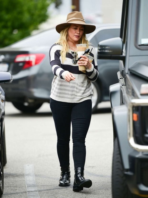 Hilary Duff: Out in Los Angeles-06