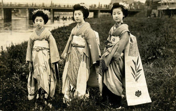 Юные ученицы гейш, 1920 год. 