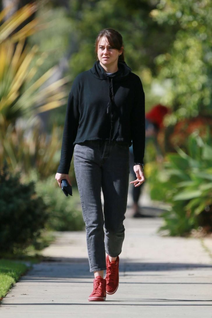Shailene Woodley: Out in West Hollywood -04