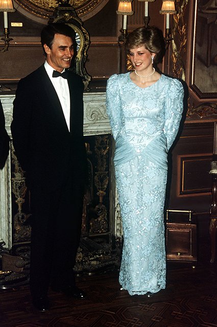 Принцесса Диана в платье Catherine Walker в 1986 году