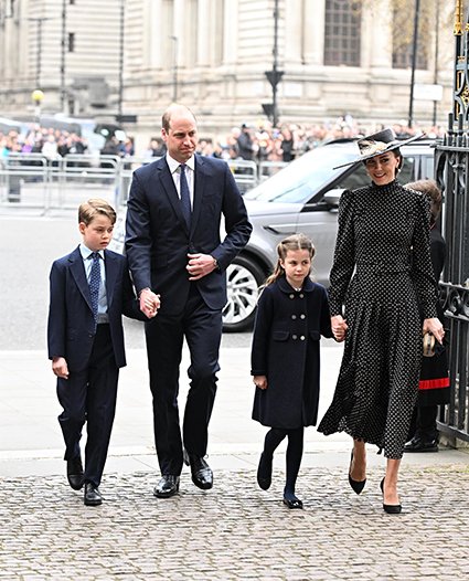 Принц Джордж, принц Уильям, принцесса Шарлотта и Кейт Миддлтон