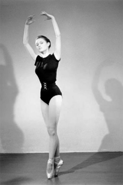 Брижит Бардо в балетном классе
