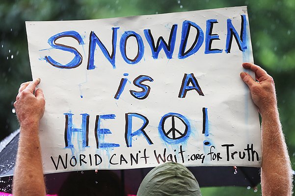 Эдвард Сноуден станет гражданином Венесуэлы?