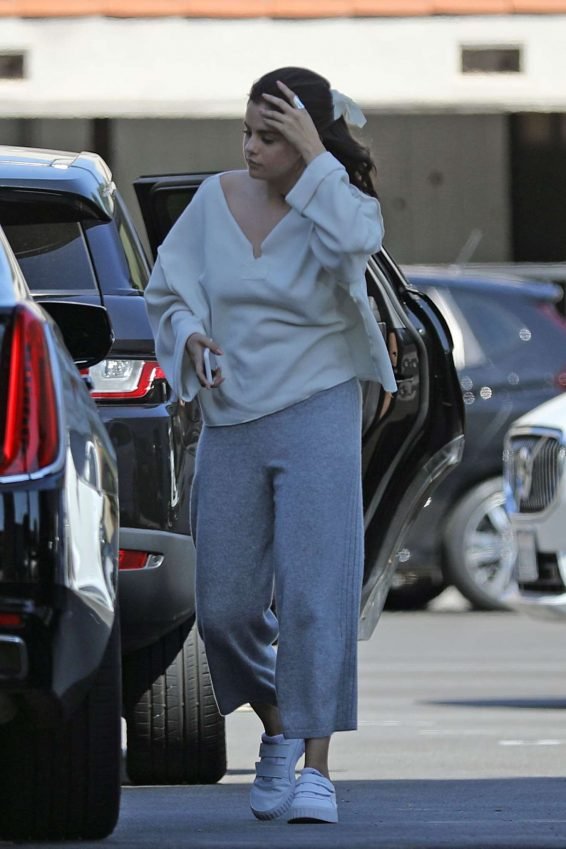 Selena Gomez 2019 : Selena Gomez â Shopping at XIV Karats in Beverly Hills-04