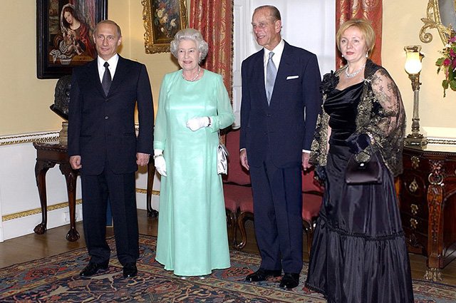 Владимир Путин, королева Елизавета II, принц Филипп и Людмила Путина