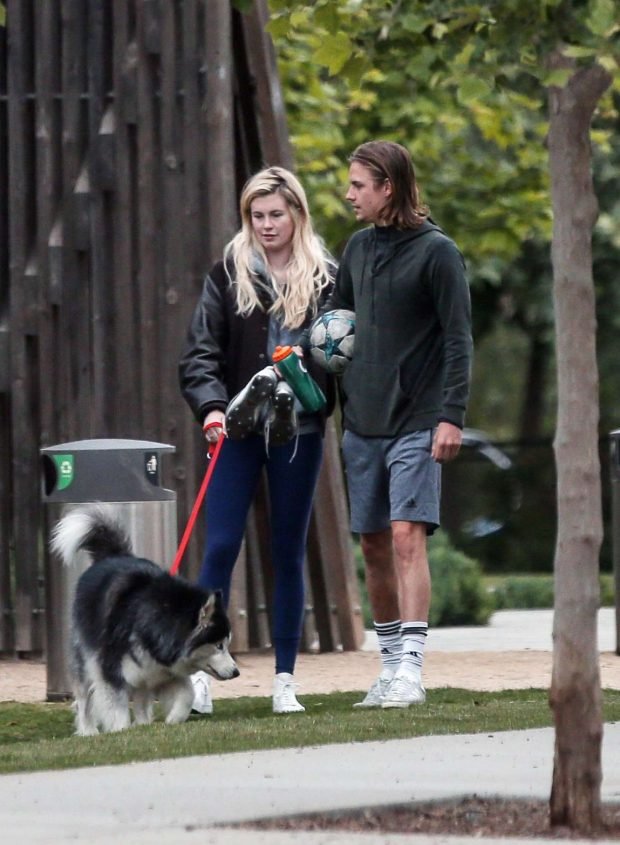 Ireland Baldwin and Corey Harper: Leaving a park with her dog -04