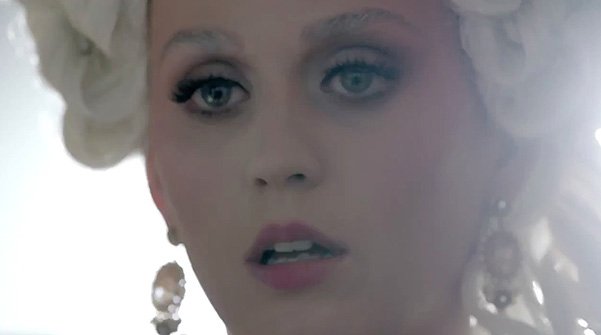 Кэти Перри в тизере рекламного ролика авторского аромата Killer Queen