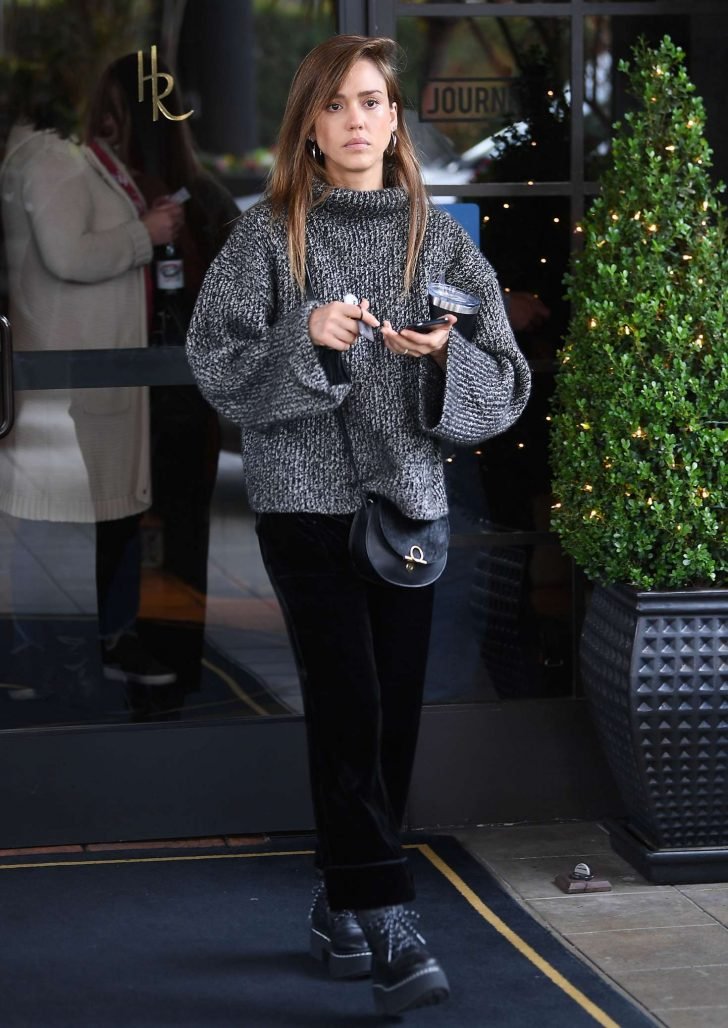 Jessica Alba at Roosevelt Hotel in Los Angeles -01