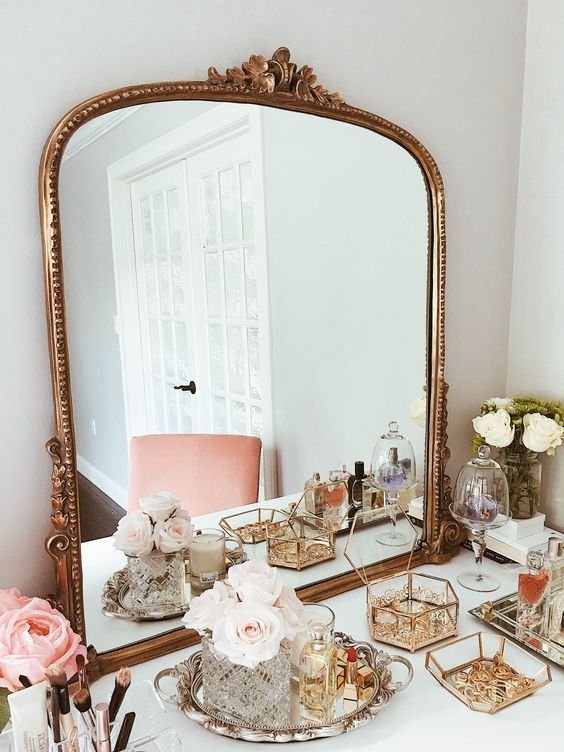 8 Chic Ways To Decorate Your Vanity Like A Parisian