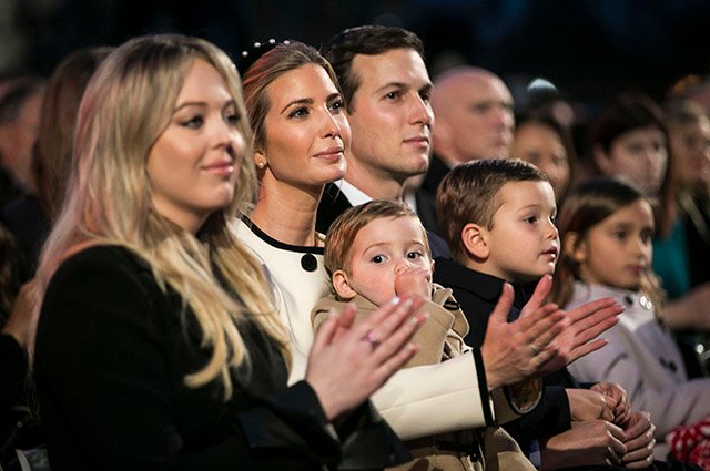 Тиффани Трамп, Иванка Трамп с мужем Джаредом Кушнером и детьми