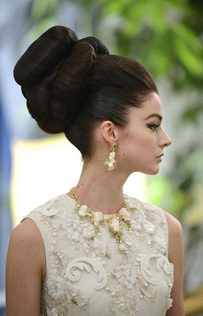 Кадр с показа второй коллекции Dolce&Gabban Haute Couture