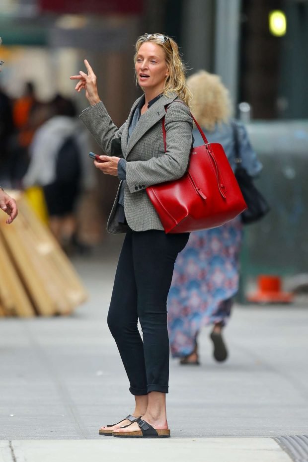 Uma Thurman - Leaving a hair salon in New York City