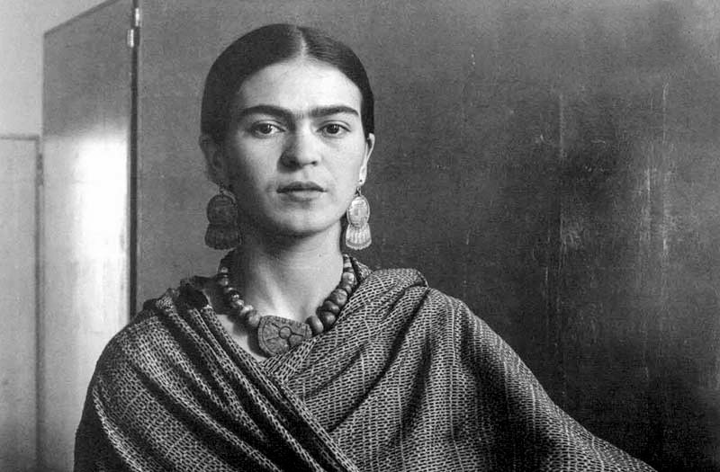 http://www.girlfriendsmeet.com/blog/wp-content/uploads/2014/11/Frida-Kahlo-1.jpg
