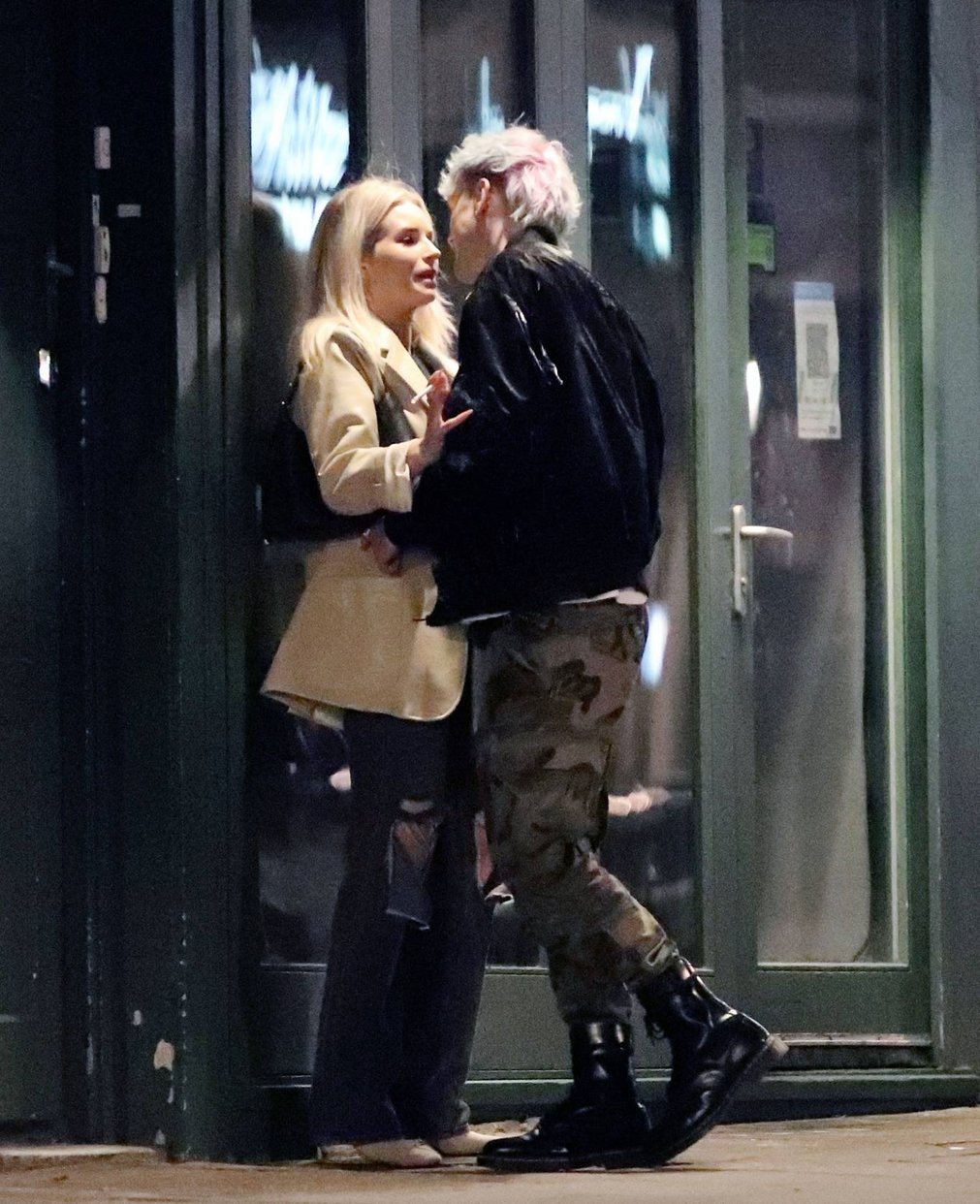 Lottie Moss - Seen on the PDA with a mystery man in Notting Hill