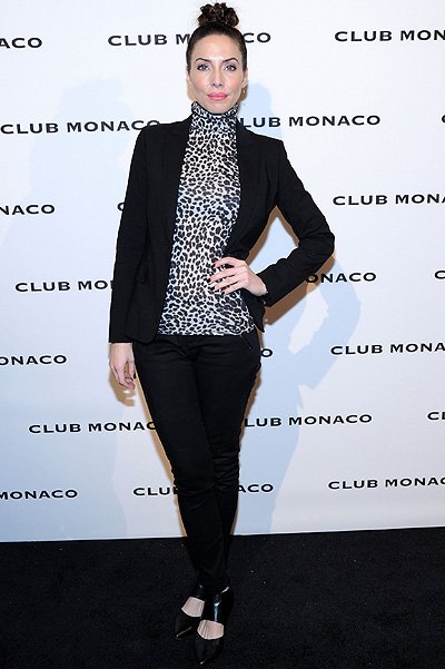 Уитни Каммингс на открытии бутика Club Monaco
