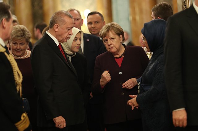 Реджеп Тайип Эрдоган с женой Эмине и Ангелой Меркель