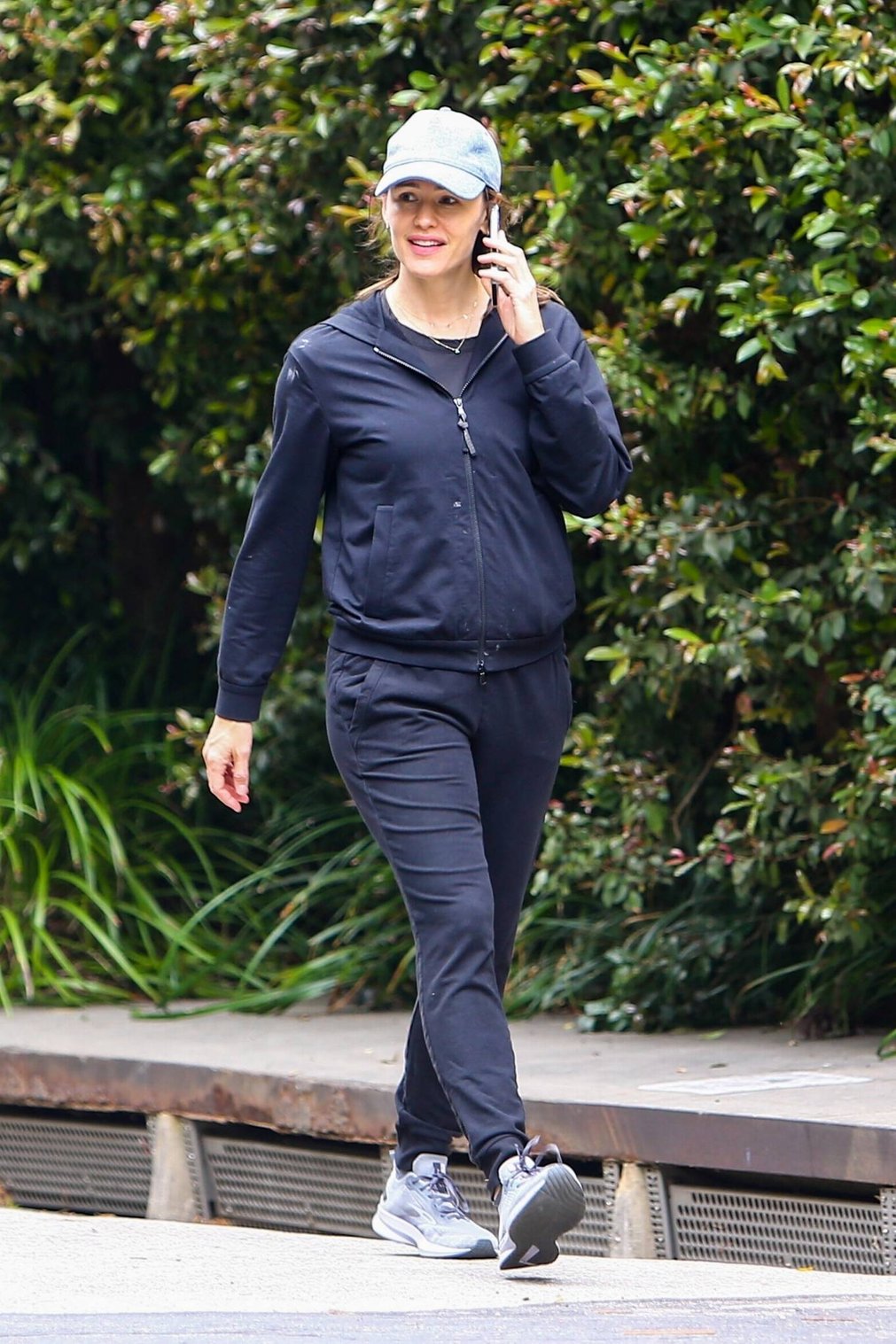 Jennifer Garner 2021 : Jennifer Garner – morning walk through her Brentwood neighborhood-05