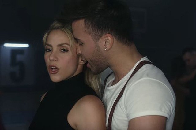 Шакира и Принс Ройс в клипе на песню Deja Vu