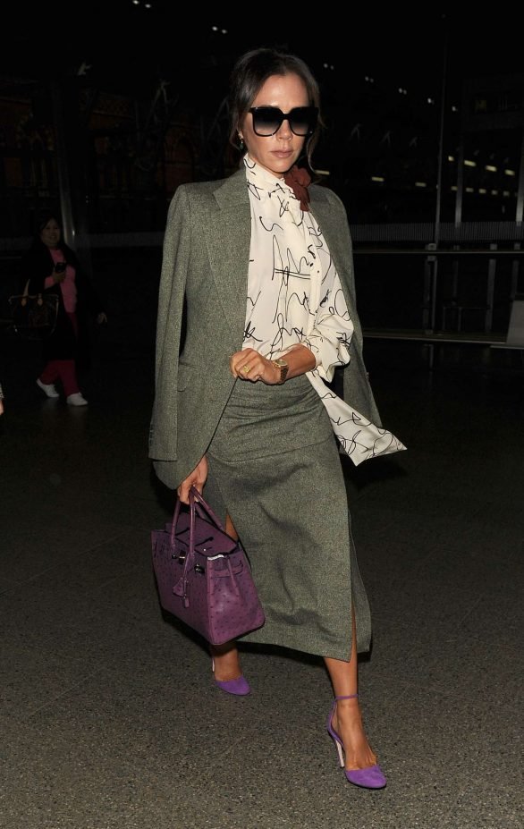 Victoria Beckham 2019 : Victoria Beckham – Is seen as arriving back in London -01