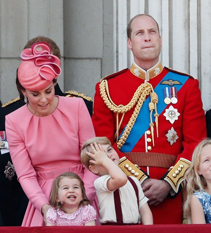 Кейт Миддлтон и принц Уильям с детьми принцессой Шарлоттой и принцем Джорджем