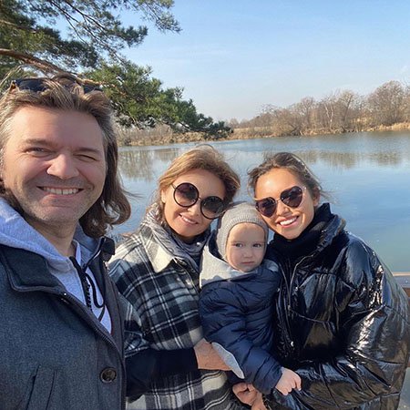 Дмитрий и Елена Маликовы с детьми Марком и Стефанией