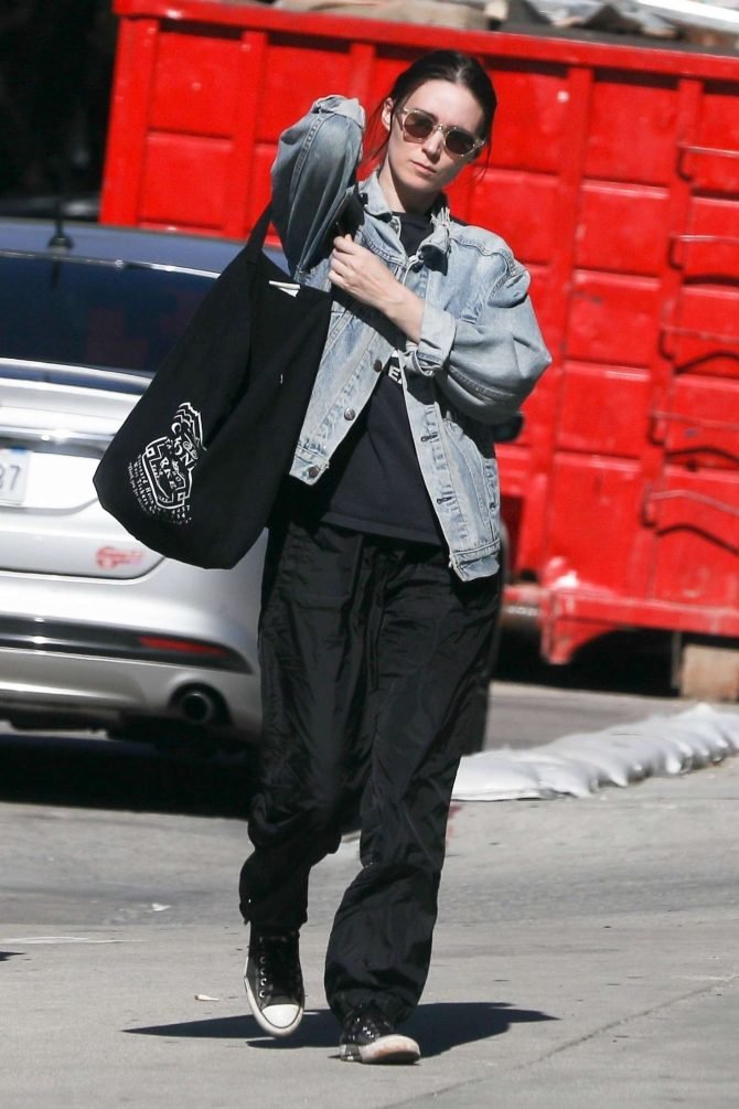 Rooney Mara: Shopping in West Hollywood -02