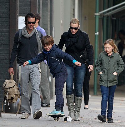 Кейт Уинслет с супругом и детьми