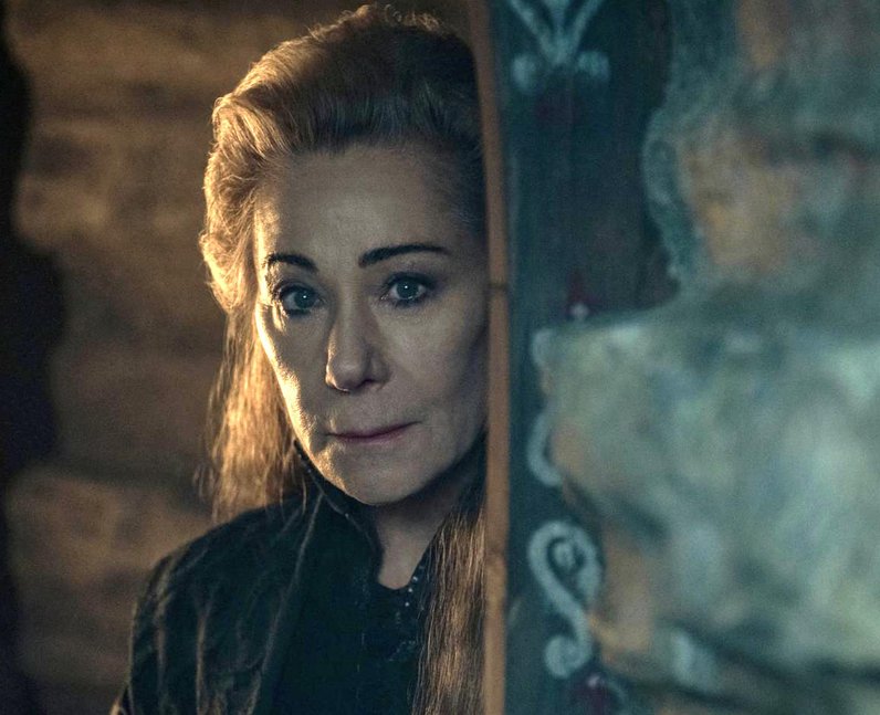 https://assets.popbuzz.com/2021/16/who-plays-baghra-in-shadow-and-bone--zoe-wanamaker-1619010313-view-0.png