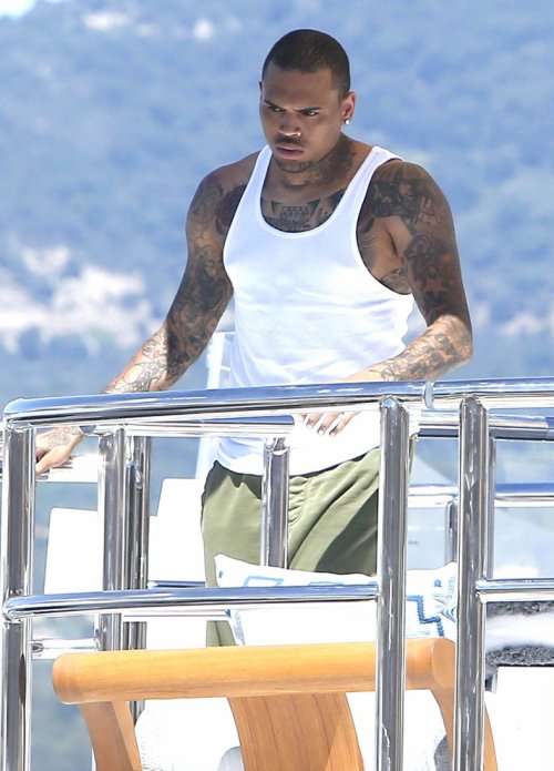 “Another Girl!!!” – Chris Brown Can Live His Wealthy Life While ...