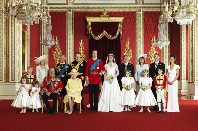 Принц Уильям и Кейт Миддлтон с родственниками и гостями