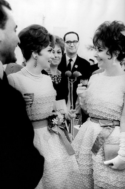 Элизабет Тейлор и Джина Лоллобриджида в платьях Dior