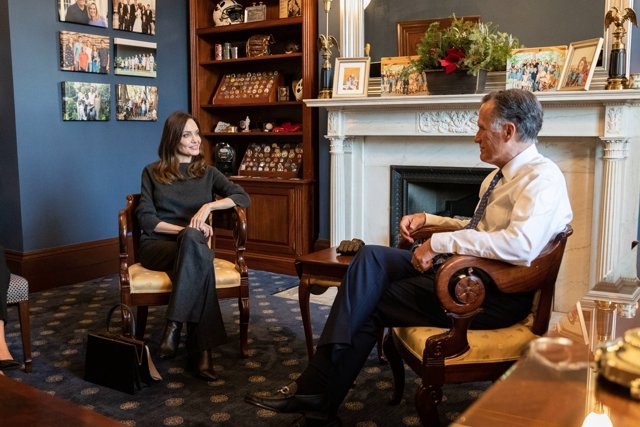 Анджелина Джоли и сенатор Митт Ромни