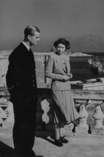 Принц Филипп и Елизавета II на Мальте в 1949 году