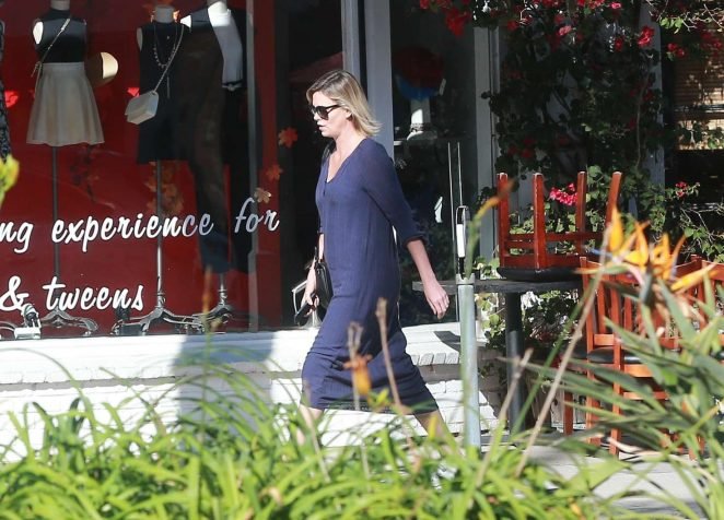 http://www.gotceleb.com/wp-content/uploads/photos/charlize-theron/in-blue-long-dress-out-in-studio-city/Charlize-Theron-in-Blue-Long-Dress--02-662x476.jpg
